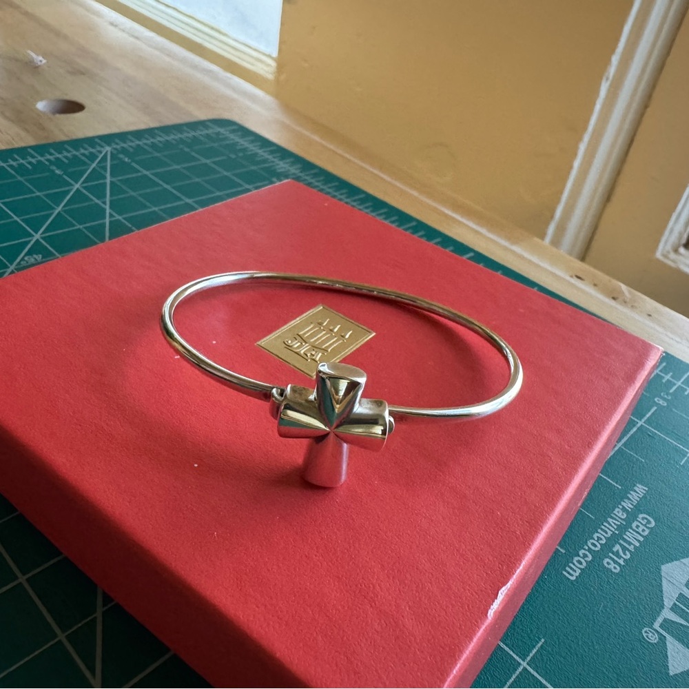 James Avery ✝️ Silver Cross Bangle Bracelet